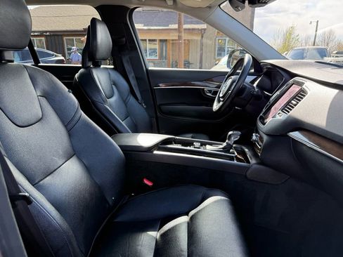 Used 2016 Volvo XC90 T6 Momentum w/ Momentum Plus Package AWD/4WD image 31