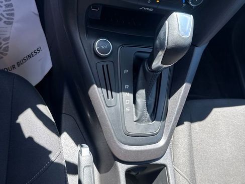 Used 2015 Ford Focus SE w/ SE Sport Package FWD image 23