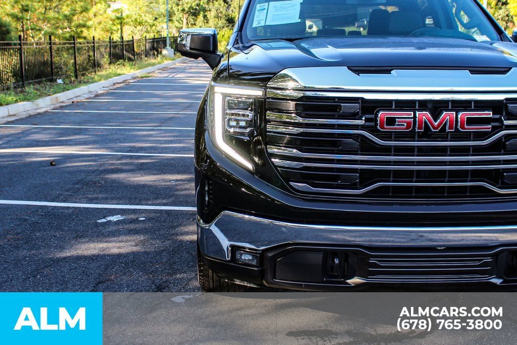 Used 2025 GMC Sierra 1500 SLT RWD image 11