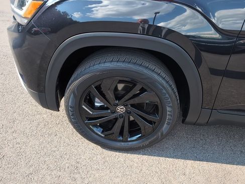 Used 2022 Volkswagen Atlas SE w/ Black Wheel Package FWD image 14