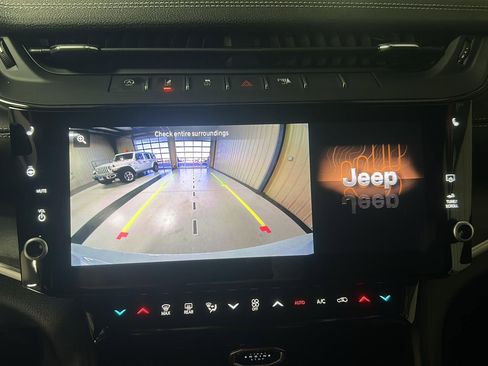 New 2026 Jeep Grand Cherokee Altitude image 23