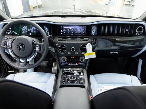 New 2026 Rolls-Royce Cullinan Black Badge image 39