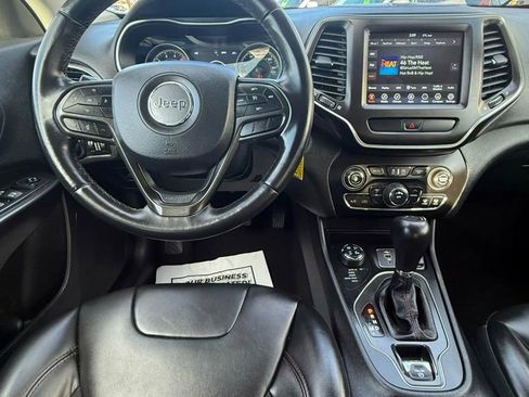 Used 2020 Jeep Cherokee Trailhawk image 34