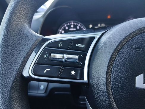 Used 2023 Kia Forte LXS image 9