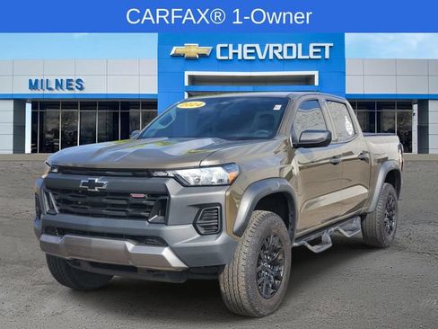 Certified 2024 Chevrolet Colorado Trail Boss w/ Advanced Trailering Package AWD/4WD image 2