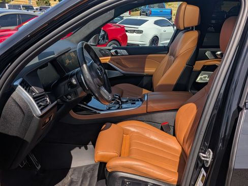 Used 2022 BMW X7 M50i AWD/4WD image 5