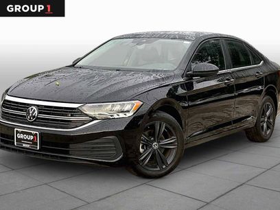 Used 2024 Volkswagen Jetta SE w/ Panoramic Sunroof Package
