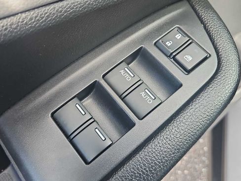 Certified 2018 Honda Pilot Touring image 15