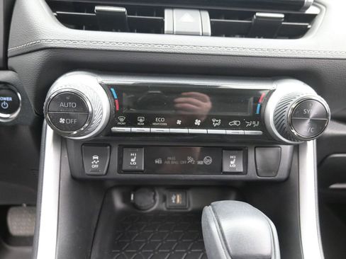 Used 2023 Toyota RAV4 XLE image 19