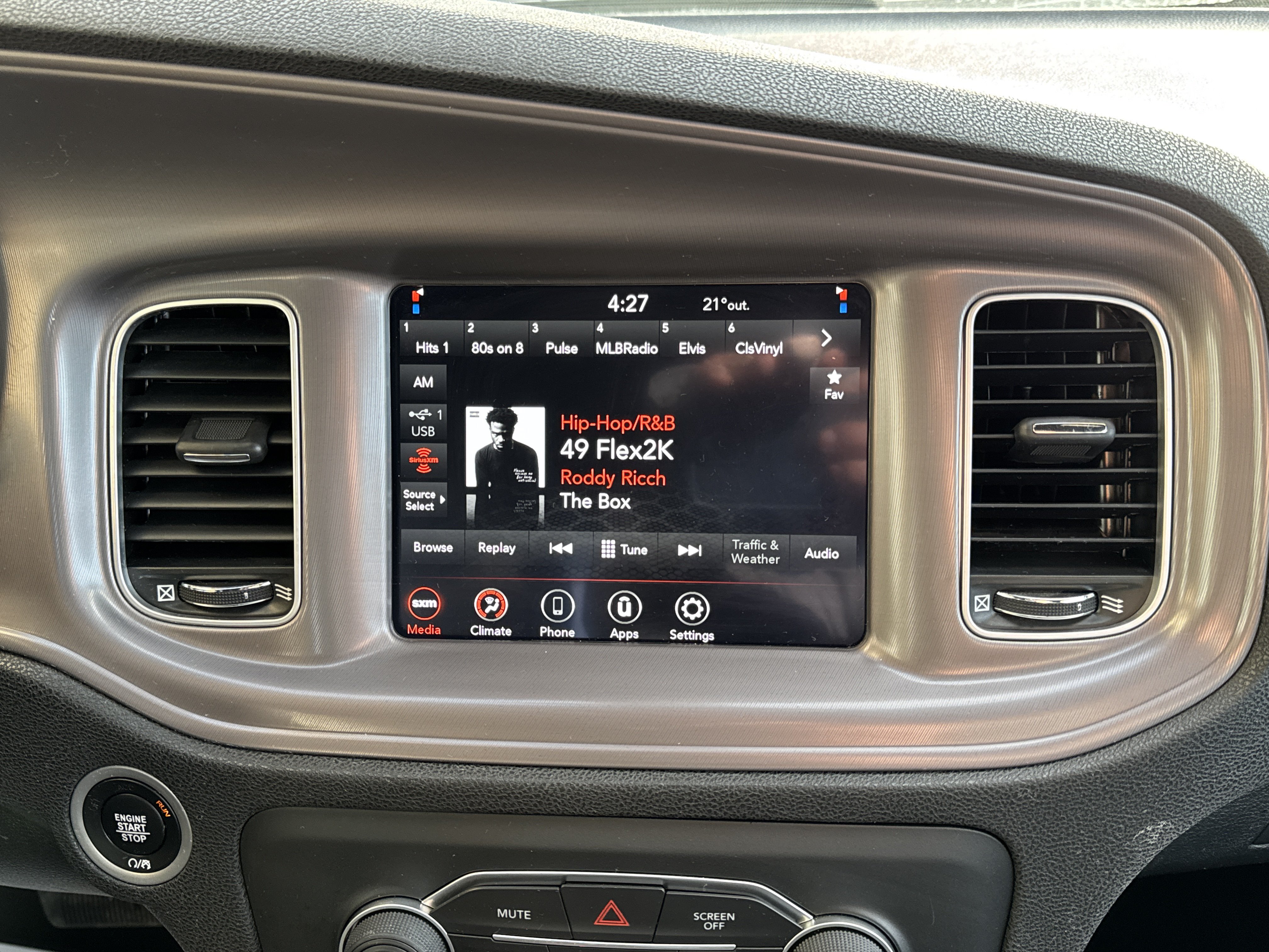 Used 2023 Dodge Charger SXT RWD image 15