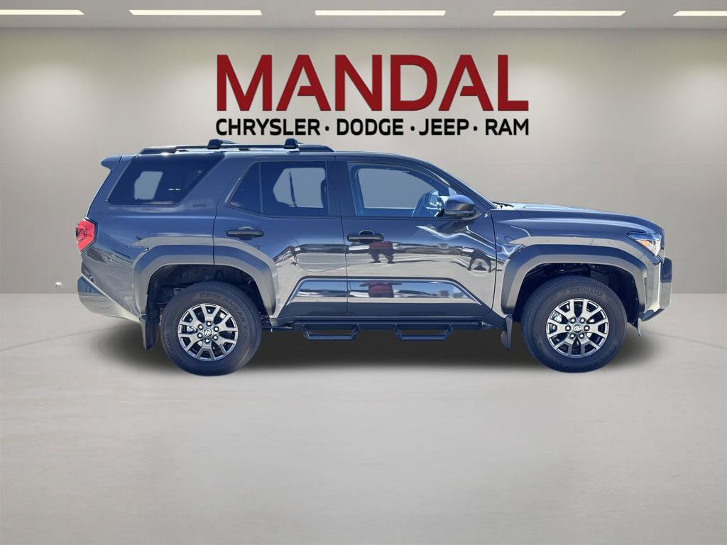 Used 2025 Toyota 4Runner SR5 AWD/4WD image 4