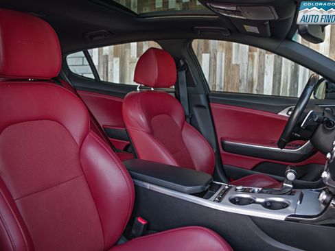 Used 2020 Kia Stinger GT1 image 22