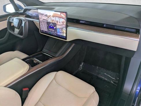 Used 2022 Tesla Model X image 23