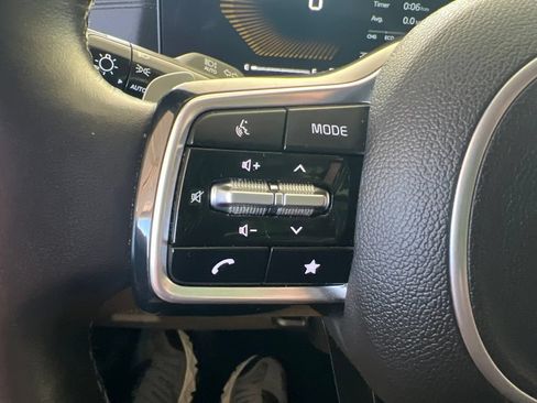 Certified 2025 Kia Carnival LXS FWD image 52