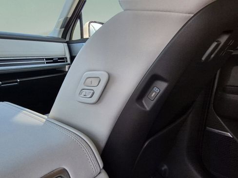 Used 2025 Hyundai Santa Fe Calligraphy FWD image 18