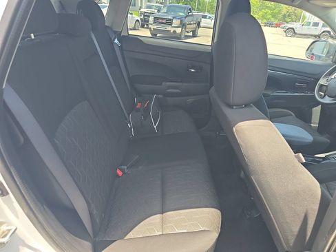 Used 2024 Mitsubishi Outlander Sport LE AWD/4WD image 13