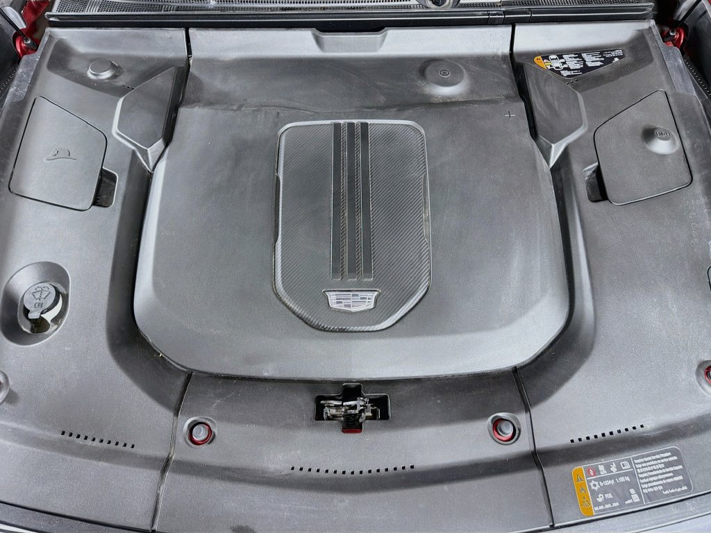 Used 2024 Cadillac Lyriq Sport w/ LPO, Floor Liner Package AWD/4WD image 31