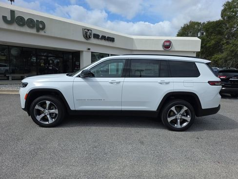 New 2026 Jeep Grand Cherokee L Limited w/ Luxury Tech Group II RWD image 8
