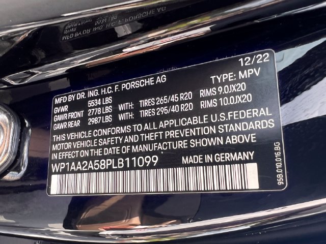 Used 2023 Porsche Macan Turbo AWD/4WD image 42