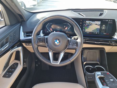 Used 2025 BMW X2 xDrive28i AWD/4WD image 19
