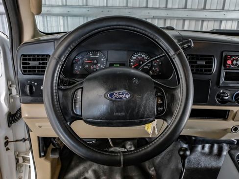 Used 2005 Ford F250 XL image 15
