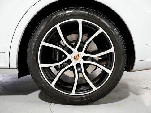 Used 2023 Porsche Cayenne GTS image 42