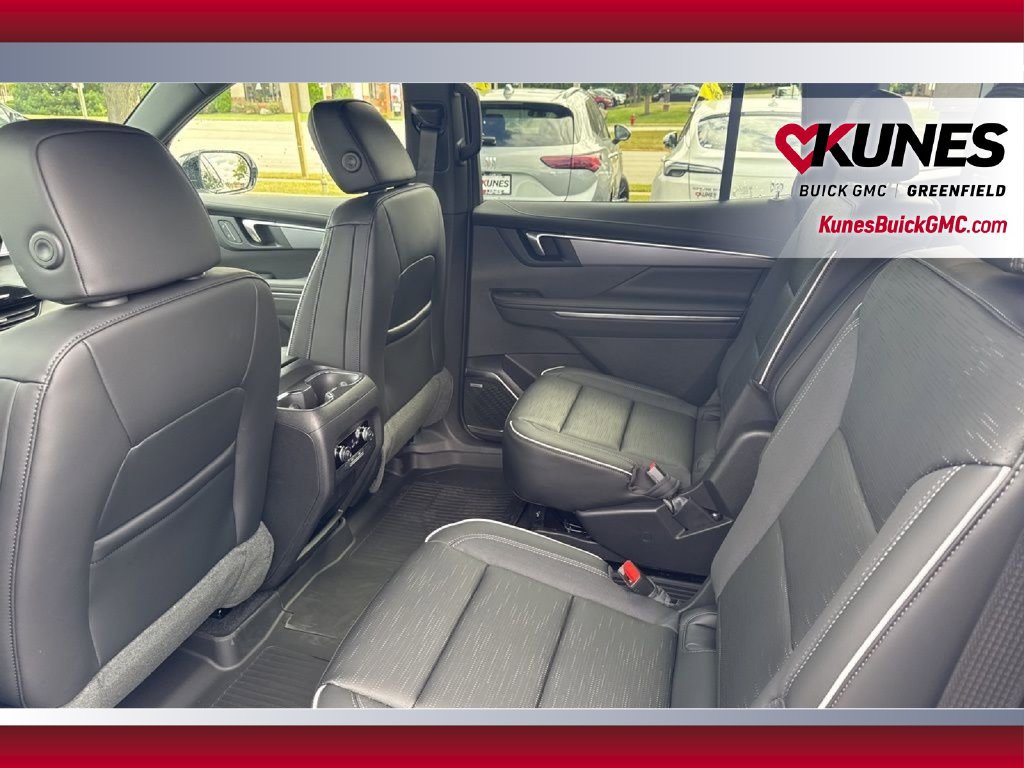 Used 2026 Buick Enclave Sport Touring w/ LPO, Floor Liner Package AWD/4WD image 39