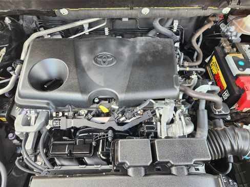 Used 2019 Toyota RAV4 LE FWD image 33