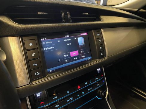 Used 2016 Jaguar XF Prestige image 18