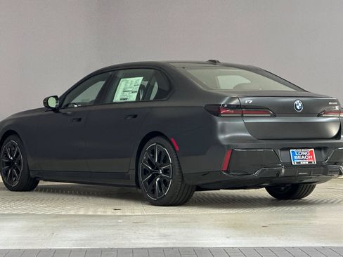 New 2026 BMW i7 eDrive50 w/ M Sport Package image 3