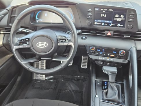 Used 2025 Hyundai Elantra Sport FWD image 26
