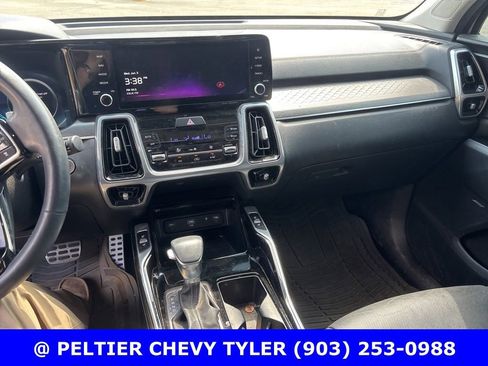 Used 2023 Kia Sorento SX AWD/4WD image 15