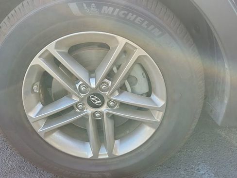 Used 2017 Hyundai Santa Fe Sport w/ 2.4L Tech Package 04 image 4