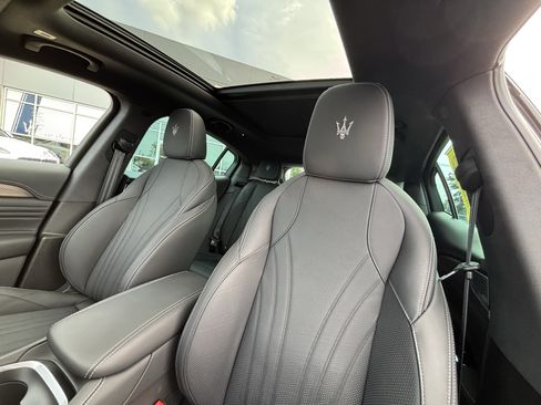 Used 2025 Maserati Grecale Folgore AWD/4WD image 27