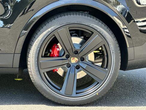 New 2026 Porsche Cayenne S AWD/4WD image 32
