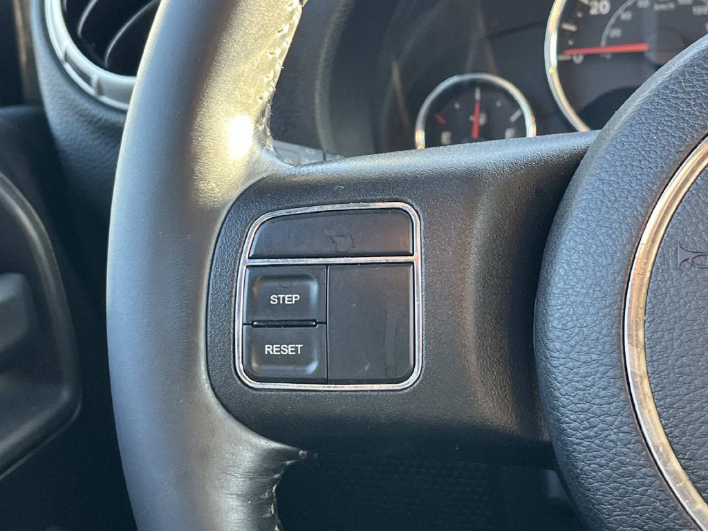 Used 2015 Jeep Wrangler Unlimited Sahara AWD/4WD image 15