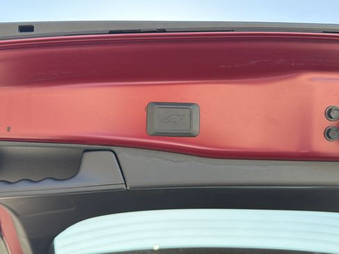 Used 2019 Toyota RAV4 XLE Premium image 31