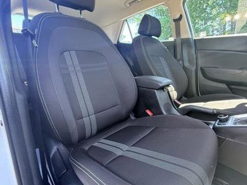 Used 2020 Hyundai Venue SEL FWD image 15