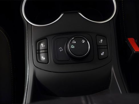 Used 2019 GMC Terrain SLE w/ Driver Convenience Package image 32