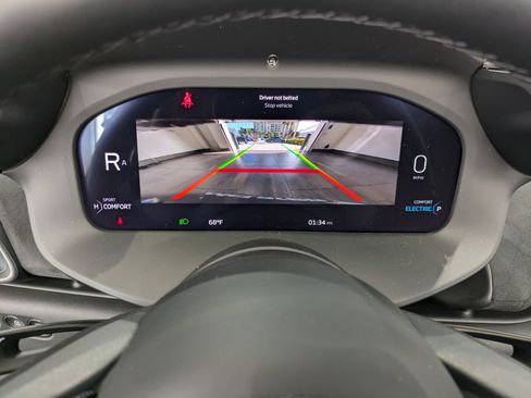 Used 2025 McLaren Artura Spider image 13