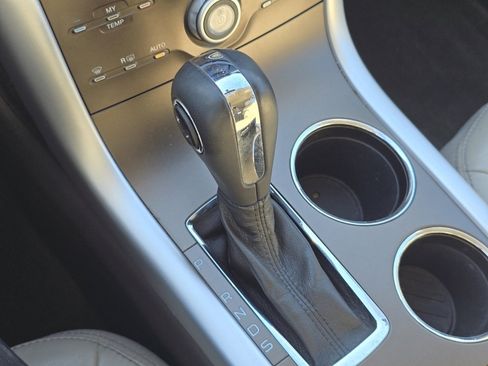 Used 2013 Ford Edge SEL image 28