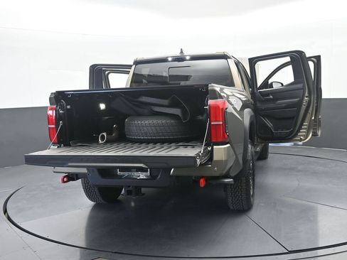 Used 2025 Toyota Tacoma TRD Off-Road w/ TRD Off Road Premium Package AWD/4WD image 87