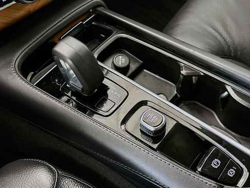 Used 2024 Volvo XC90 T8 Plus w/ Protection Package Premier image 25