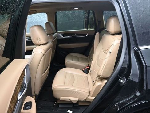 Used 2022 Cadillac XT6 Premium Luxury w/ Platinum Package image 13