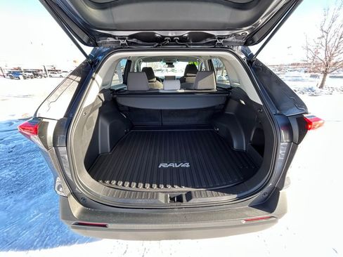 Used 2025 Toyota RAV4 XLE image 24