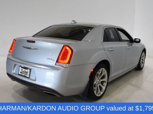Used 2019 Chrysler 300 C w/ Harman/Kardon Audio Group RWD image 4