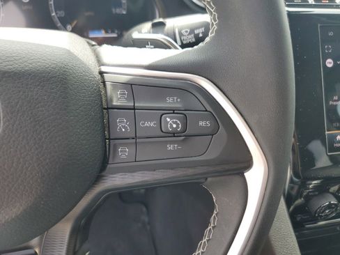 Used 2024 Jeep Grand Cherokee Laredo X AWD/4WD image 15