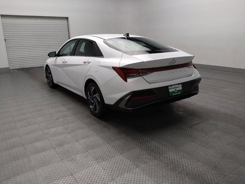Used 2025 Hyundai Elantra SEL FWD image 5