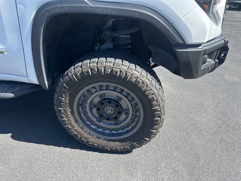 Used 2024 GMC Sierra 1500 AT4X AWD/4WD image 12