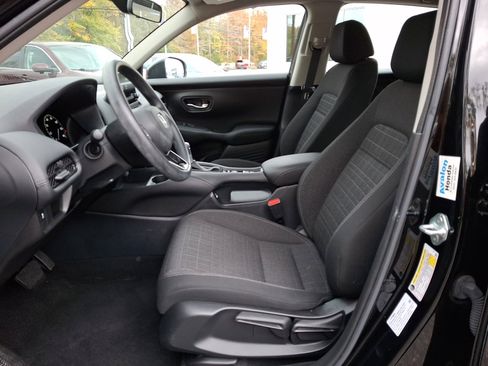 Certified 2023 Honda HR-V LX image 6